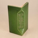 Placa teracota T032, realizat prin turnare, cu model floral