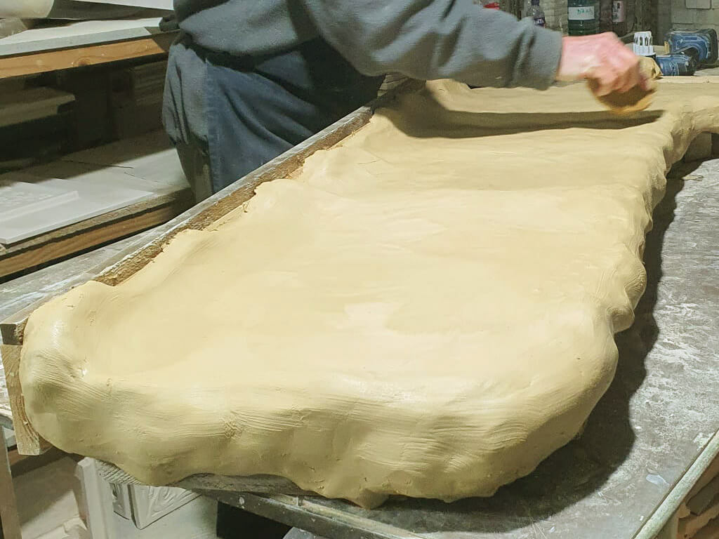 Cum am realizat un șemineu cu formă organică – un proiect unic, pas cu pas