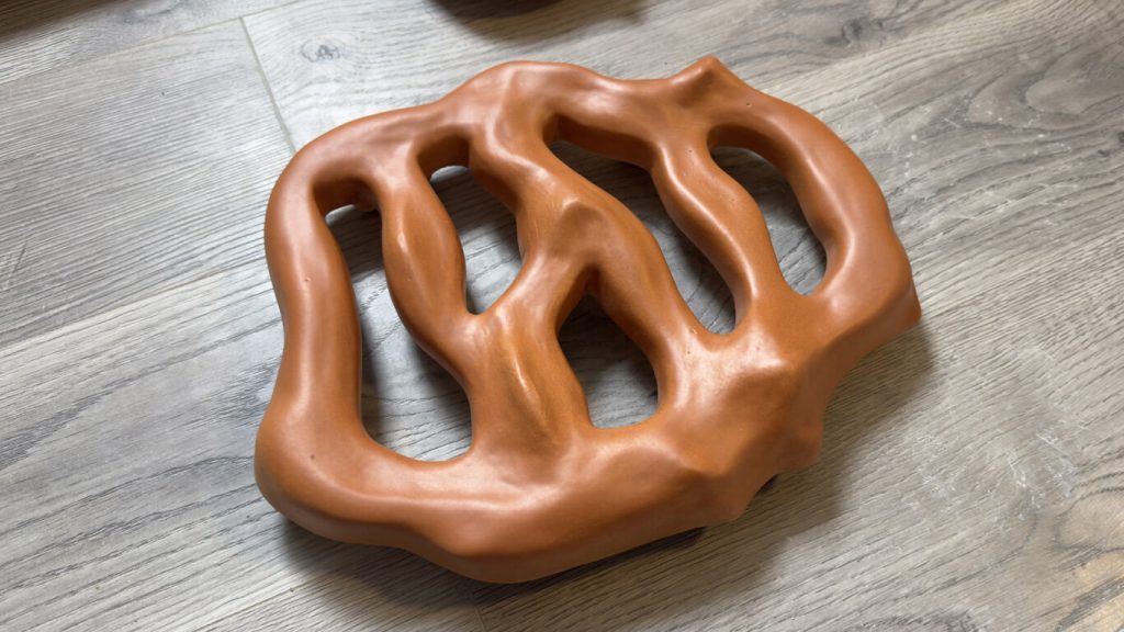 Cum am realizat un șemineu cu formă organică – un proiect unic, pas cu pas