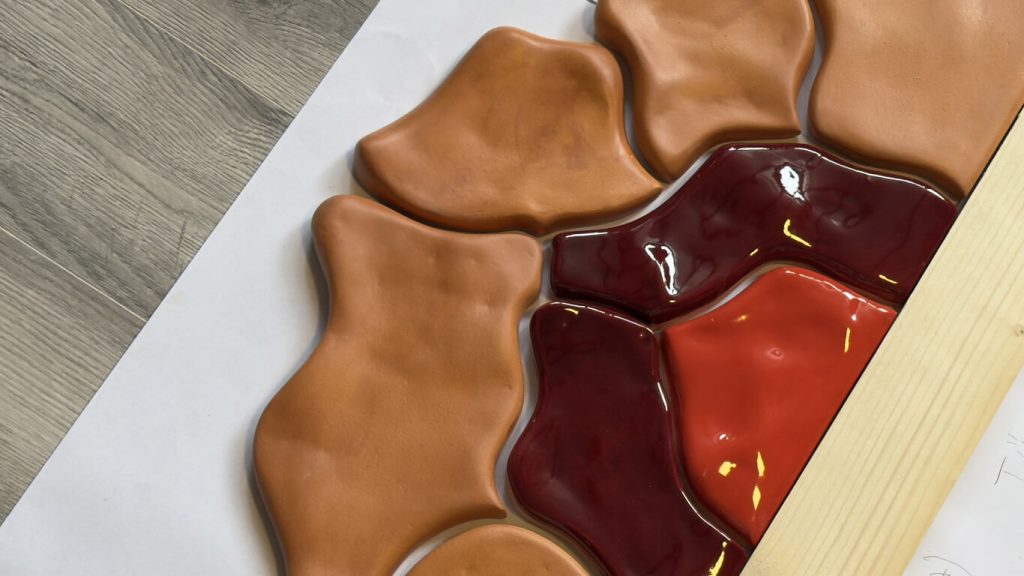 Cum am realizat un șemineu cu formă organică – un proiect unic, pas cu pas